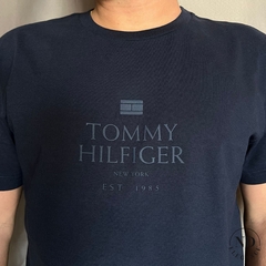 Camiseta Tommy Hilfiger Logo Emborrachada - comprar online