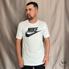 Camiseta Nike Sportswear Icon Futura na internet