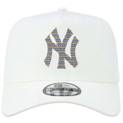 Boné New Era 9FORTY A-Frame MLB New York Yankees Cultural Remixes - comprar online