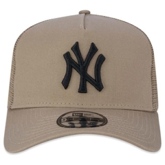 Boné New Era 9FORTY A-Frame Trucker Snapback MLB New York Yankees Aba Curva - comprar online