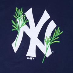 Regata New Era MLB New York Yankees Rooted Nature Big Logo - comprar online