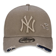 Boné New Era 9Forty A-Frame Aba Curva Ajustável Destroyed MLB New York Yankees - loja online