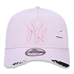 Boné New Era 9Forty A-Frame Aba Curva Ajustável Destroyed MLB New York Yankees - comprar online