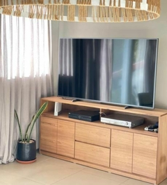 Mueble de tv alto