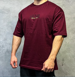 REMERA OVERSIZE PREMIUM UNIVERSITY 2.0 BORDEAUX - comprar online