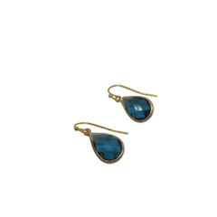 Brinco anzol gota azul folheado em ouro 18 k