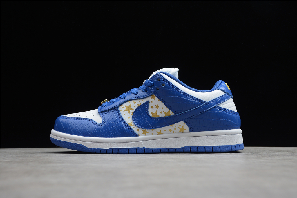 Nike x supreme sb sales dunk low