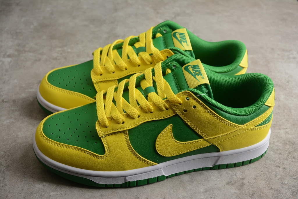 Nike sb store dunk green yellow