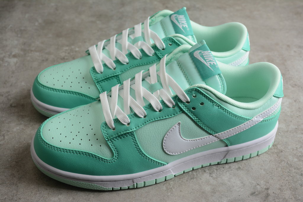 Mint sales green nikes