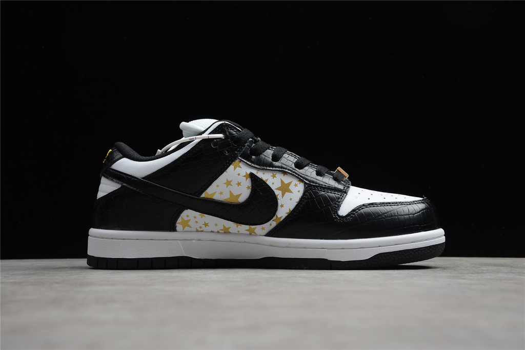 Nike sb store dunk supreme low