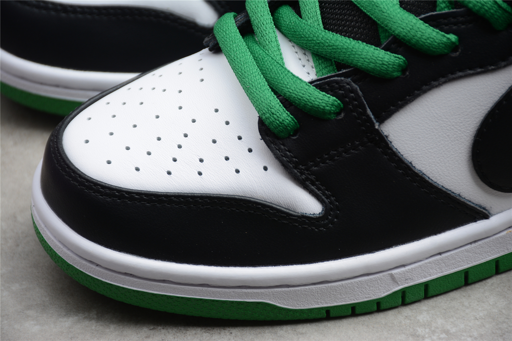 Nike SB Dunk Low Classic Green : r/Sneakers