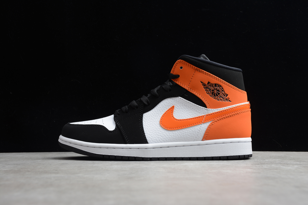 Nike orange and white 2025 sneakers