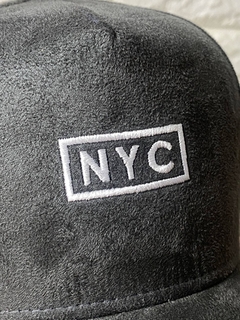 Boné Hype - NYC Camurça - Cinza - Original - Fecho StrapBack - Combina com tudo - Envio Imediato - Qualidade Alta - comprar online