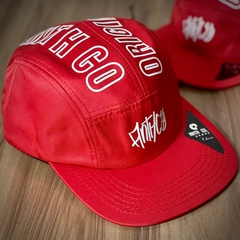 Boné Anth Co - Five Panel Skate - Fecho diferenciado - Vermelho Letra Branca - Combina com tudo - Envio Imediato