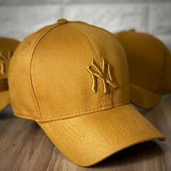 Boné New York - Clássico - Fitinha Strapback - Caramelo Monocromático - Combina com tudo - Envio Imediato