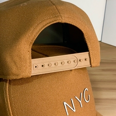 Boné NYC Copa Alta Fundo G - Caramelo SnapBack - Original De Alta Qualidade - Encaixe Perfeito - Envio Imediato na internet