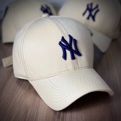 Boné Nude New York - Clássico - Fitinha Strapback - Nude Logo Marinho - Combina com tudo - Envio Imediato