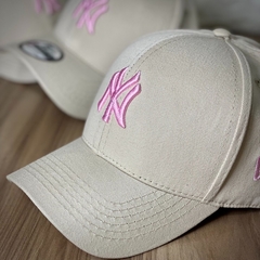 Boné Nude New York - Clássico - Fitinha Strapback - Nude Logo Rosa - Combina com tudo - Envio Imediato na internet