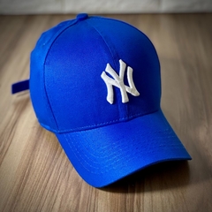 Boné New York - Clássico - Fitinha Strapback - Azul Royal Logo Branco - Combina com tudo - Envio Imediato - Bonés imports - loja de bonés