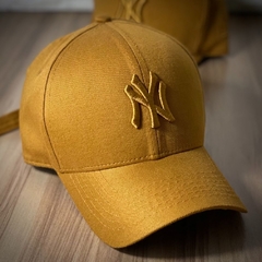 Boné New York - Clássico - Fitinha Strapback - Caramelo Monocromático - Combina com tudo - Envio Imediato na internet