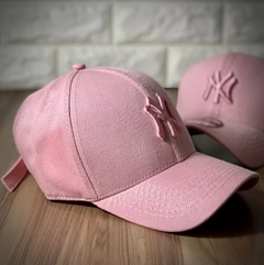 Boné New York - Clássico - Fitinha Strapback - Rosa Monocromático - Combina com tudo - Envio Imediato - Bonés imports - loja de bonés