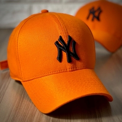 Boné New York - Clássico - Fitinha Strapback - Laranja Logo Preto - Combina com tudo - Envio Imediato na internet