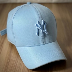 Boné New York - Clássico - Fitinha Strapback - Azul Claro Monocromático - Combina com tudo - Envio Imediato - loja online