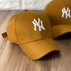 Boné Infantil - New York Caramelo Logo Branco - 2 a 14 anos Com Regulador - Qualidade Absurda - comprar online