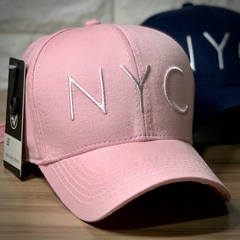 Boné New York City - Fitinha Strapback - Rosa NYC Branco - Combina com tudo - Envio Imediato