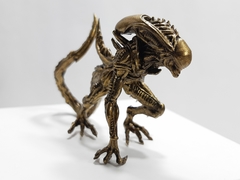 Figura Alien Xenomorph Coleccionable pintado a mano, color acero, dorado y plateado - JS3D