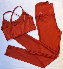 Conjunto Legging com Top Recortes Wonder na internet