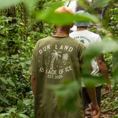 Our Land Green Tee - comprar online