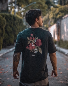 Rolling Flowers Tee na internet