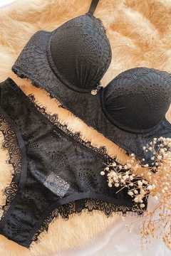 Conjunto Clássico com bojo e calcinha fio de renda - Afrodite Lingeries