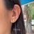 Aretes B dorados