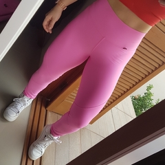 Legging com cós empina bumbum