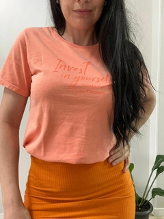 T-SHIRT ESTONADA LARANJA INVISTA EM VOCÊ CAMISETA 100% ALGODÃO na internet