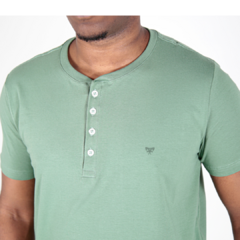 CAMISETA HENLEY VERDE CLARO EGIPCIO