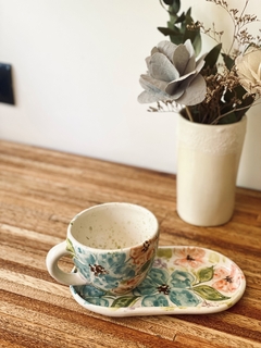 Combo taza + bandejita | Flores celeste - comprar online