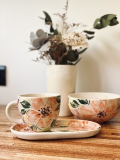 Combo taza + bandejita | Flores rosas - comprar online