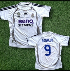 Camiseta Retro de Real Madrid 2002 (Ronaldo)