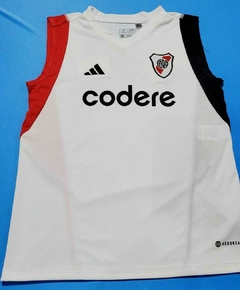 Musculosa de River Plate 2024 en internet