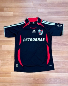 Camiseta Retro de River Negra Petrobras