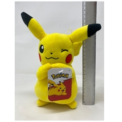 Pokemon Peluche 20cm Pikachu Guiño de Jazwares - tienda en línea