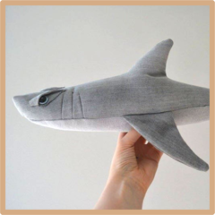 Tubarão de pelúcia - comprar online