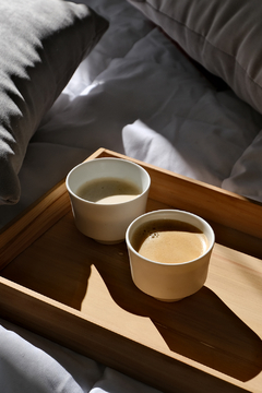 Taza de café o té en porcelana blanca. Diseño inspirado de la tradicional ceremonia del té japones. 