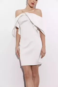 VESTIDO CURTO DECOTE OMBRE COM TORÇÃO 124327 na internet