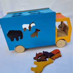 Caminhão com Animais - Brinquedo educativo - comprar online