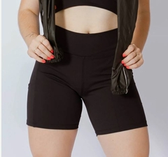 Short Essential Preto M Kallango