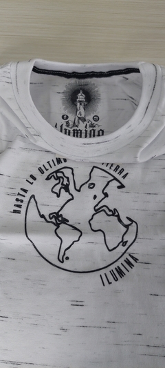 REMERA NIÑO "MUNDO". TALLES 8, 10, 12. - comprar online